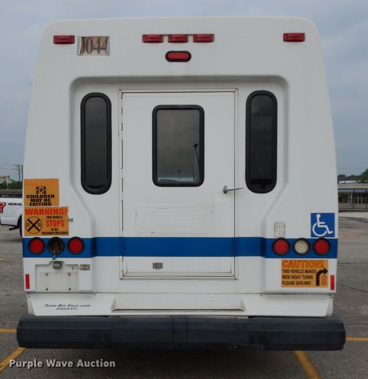 image for item DM2939 2009 Ford E450  shuttle bus