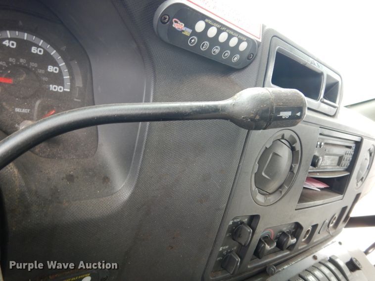 image for item DM2939 2009 Ford E450  shuttle bus