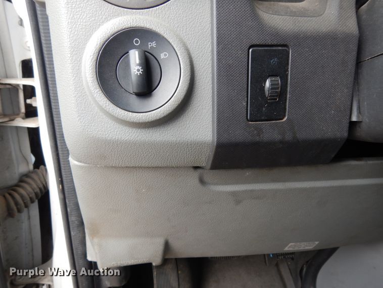 image for item DM2939 2009 Ford E450  shuttle bus