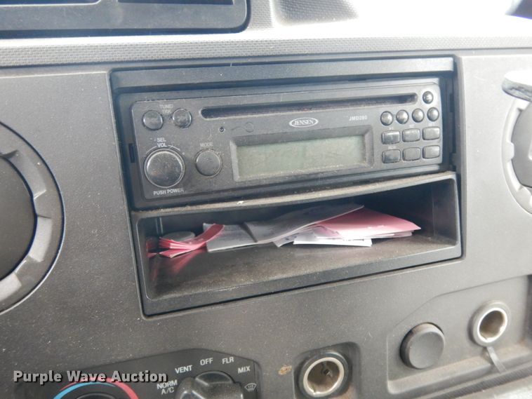 image for item DM2939 2009 Ford E450  shuttle bus