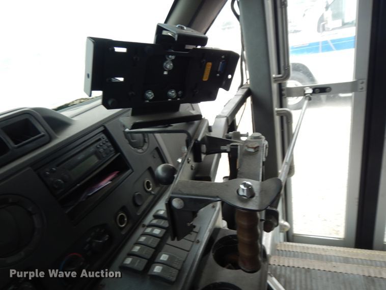 image for item DM2939 2009 Ford E450  shuttle bus