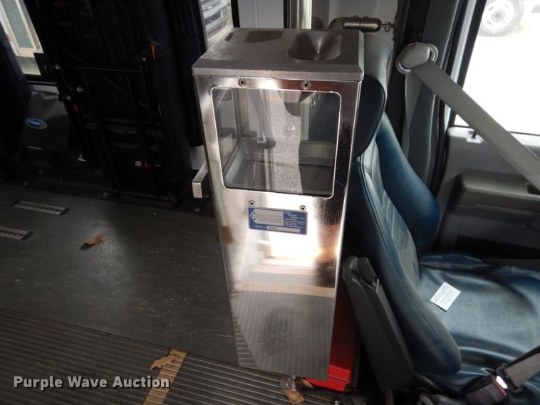 image for item DM2939 2009 Ford E450  shuttle bus