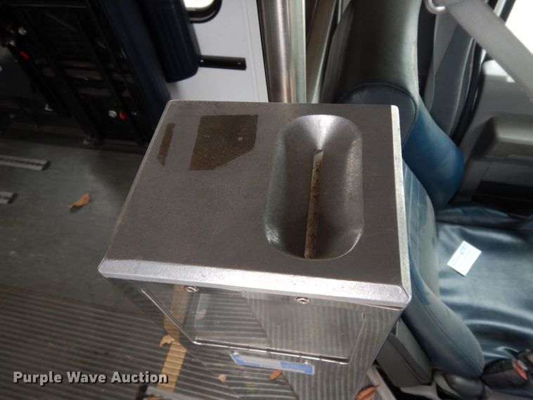 image for item DM2939 2009 Ford E450  shuttle bus