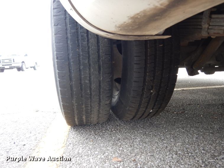 image for item DM2939 2009 Ford E450  shuttle bus