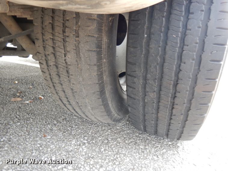 image for item DM2939 2009 Ford E450  shuttle bus