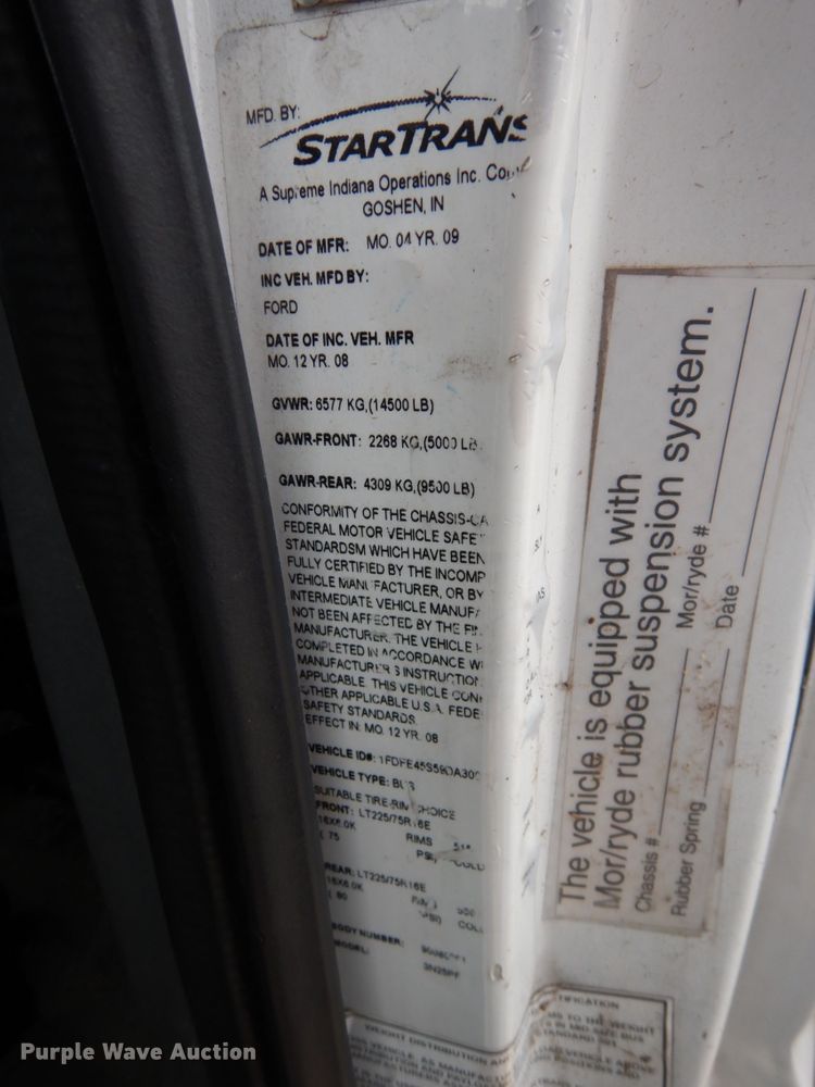 image for item DM2939 2009 Ford E450  shuttle bus