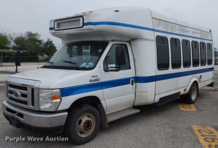 image for item DM2942 2009 Ford E450  shuttle bus