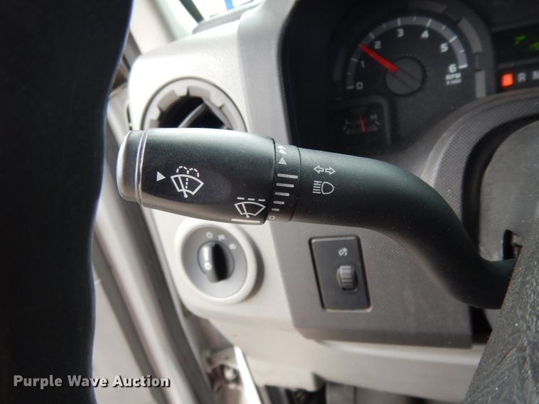 image for item DM2942 2009 Ford E450  shuttle bus