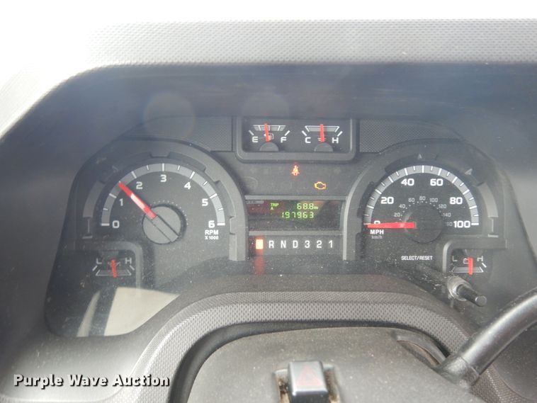 image for item DM2942 2009 Ford E450  shuttle bus