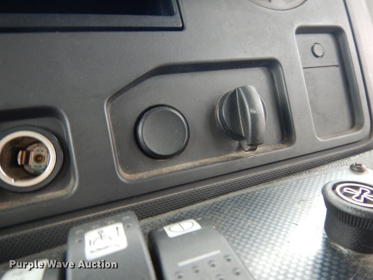 image for item DM2942 2009 Ford E450  shuttle bus