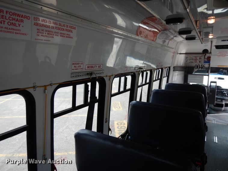 image for item DM2942 2009 Ford E450  shuttle bus