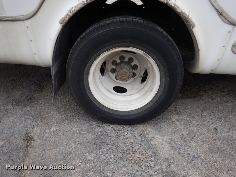 image for item DM2942 2009 Ford E450  shuttle bus