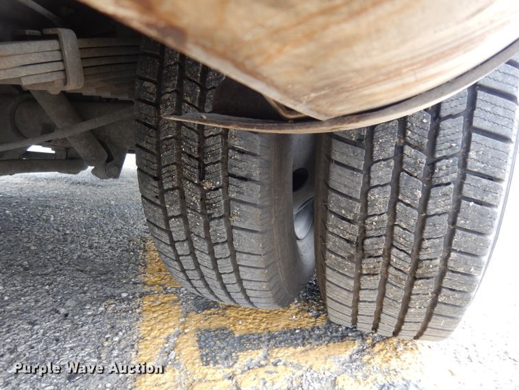 image for item DM2942 2009 Ford E450  shuttle bus