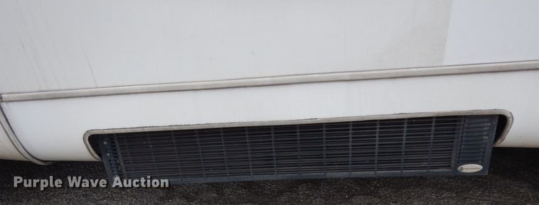 image for item DM2942 2009 Ford E450  shuttle bus