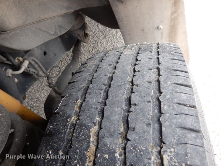 image for item DM2942 2009 Ford E450  shuttle bus