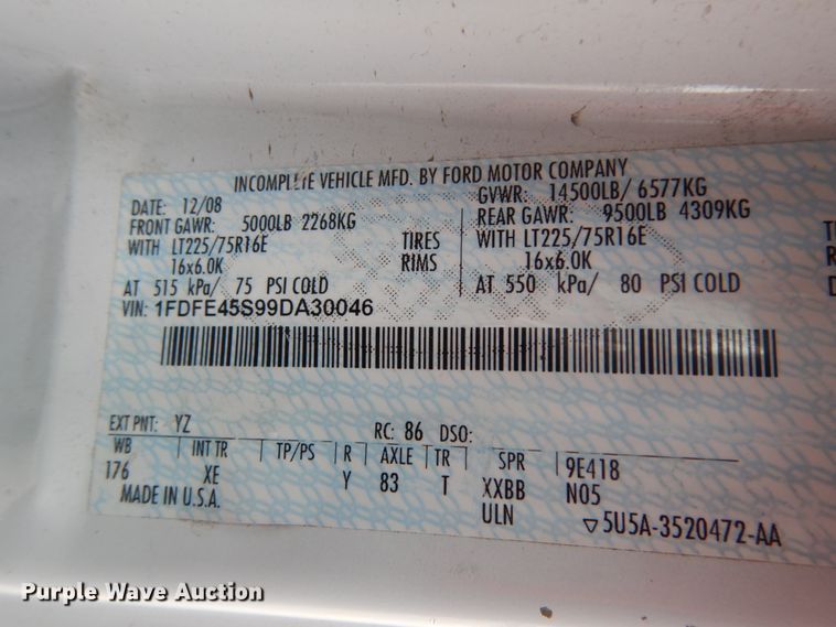 image for item DM2942 2009 Ford E450  shuttle bus