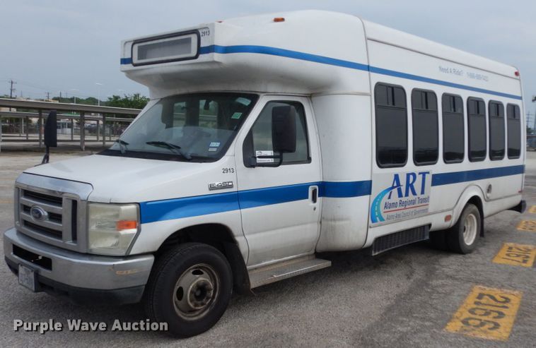 image for item DM2943 2009 Ford E450  shuttle bus