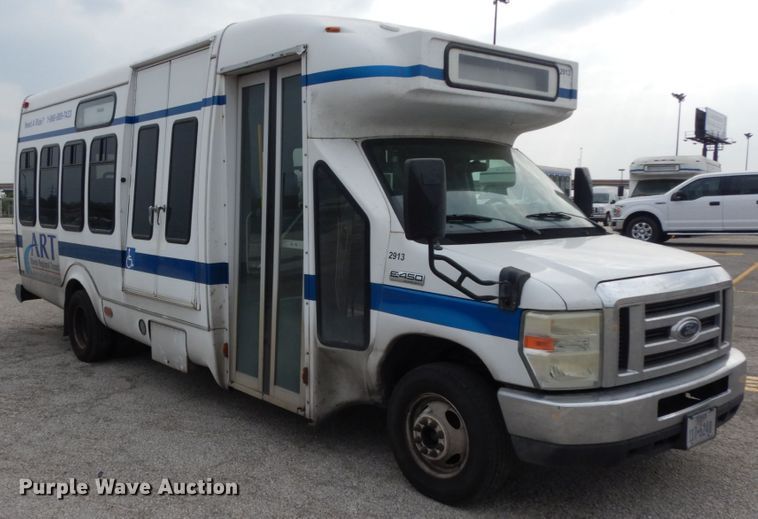 image for item DM2943 2009 Ford E450  shuttle bus