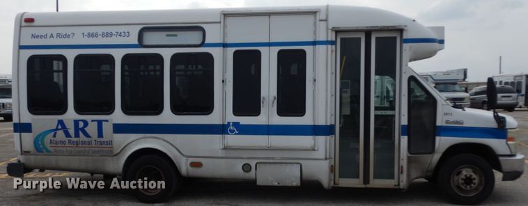 image for item DM2943 2009 Ford E450  shuttle bus