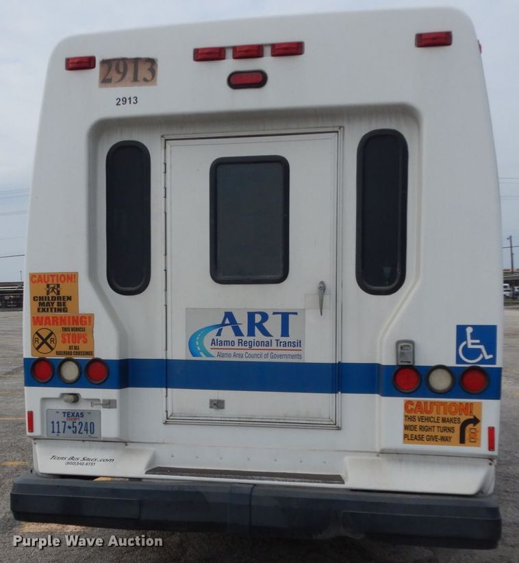 image for item DM2943 2009 Ford E450  shuttle bus