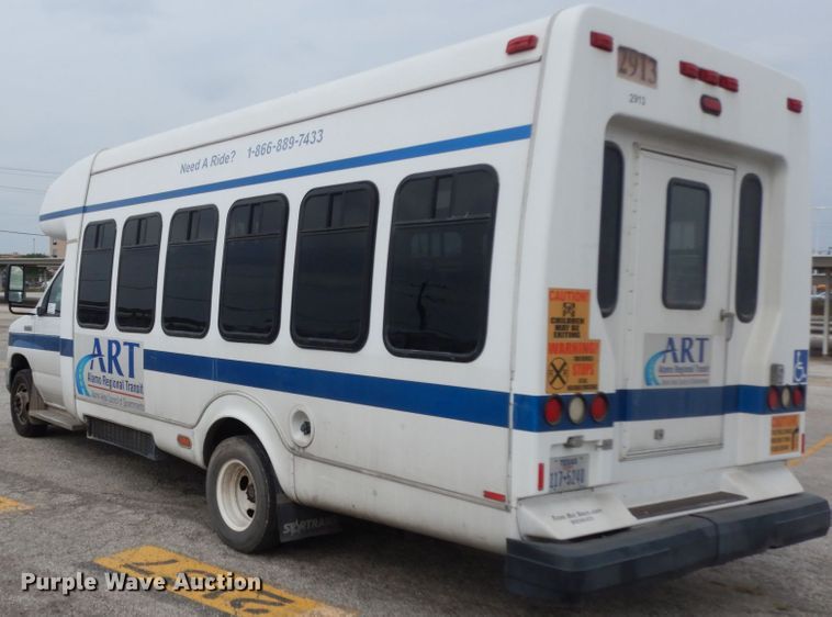 image for item DM2943 2009 Ford E450  shuttle bus