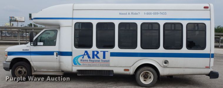 image for item DM2943 2009 Ford E450  shuttle bus