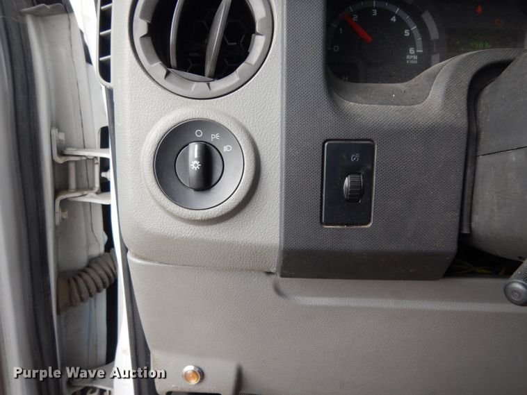 image for item DM2943 2009 Ford E450  shuttle bus