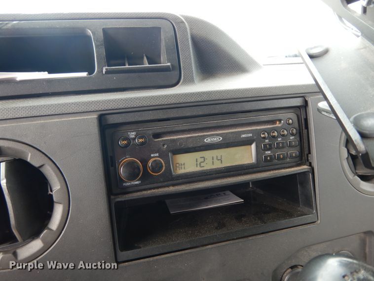 image for item DM2943 2009 Ford E450  shuttle bus