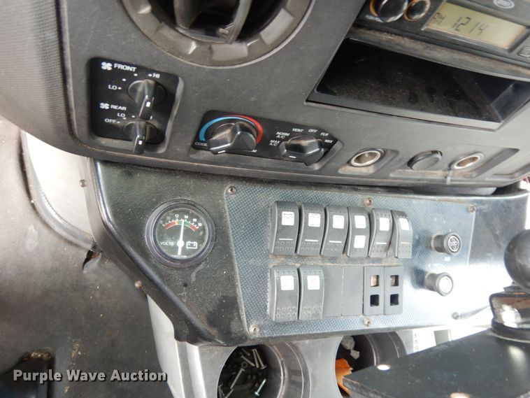 image for item DM2943 2009 Ford E450  shuttle bus