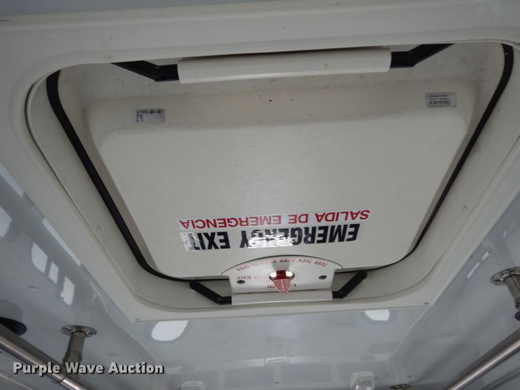 image for item DM2943 2009 Ford E450  shuttle bus