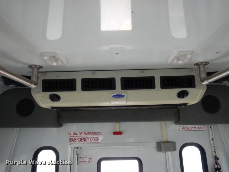 image for item DM2943 2009 Ford E450  shuttle bus