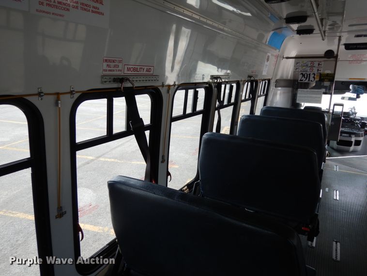 image for item DM2943 2009 Ford E450  shuttle bus