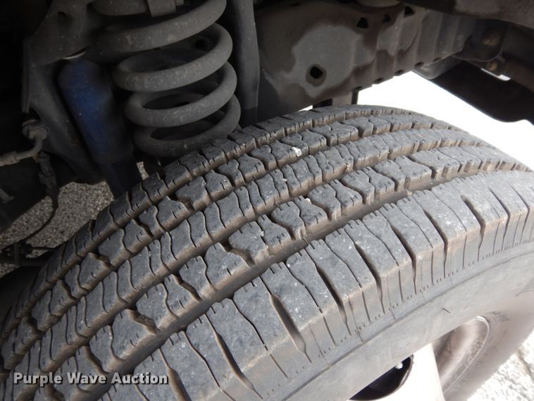 image for item DM2943 2009 Ford E450  shuttle bus