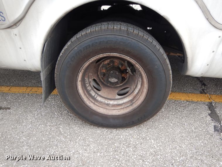 image for item DM2943 2009 Ford E450  shuttle bus