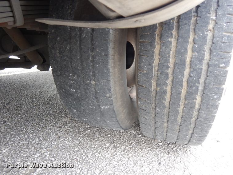 image for item DM2943 2009 Ford E450  shuttle bus