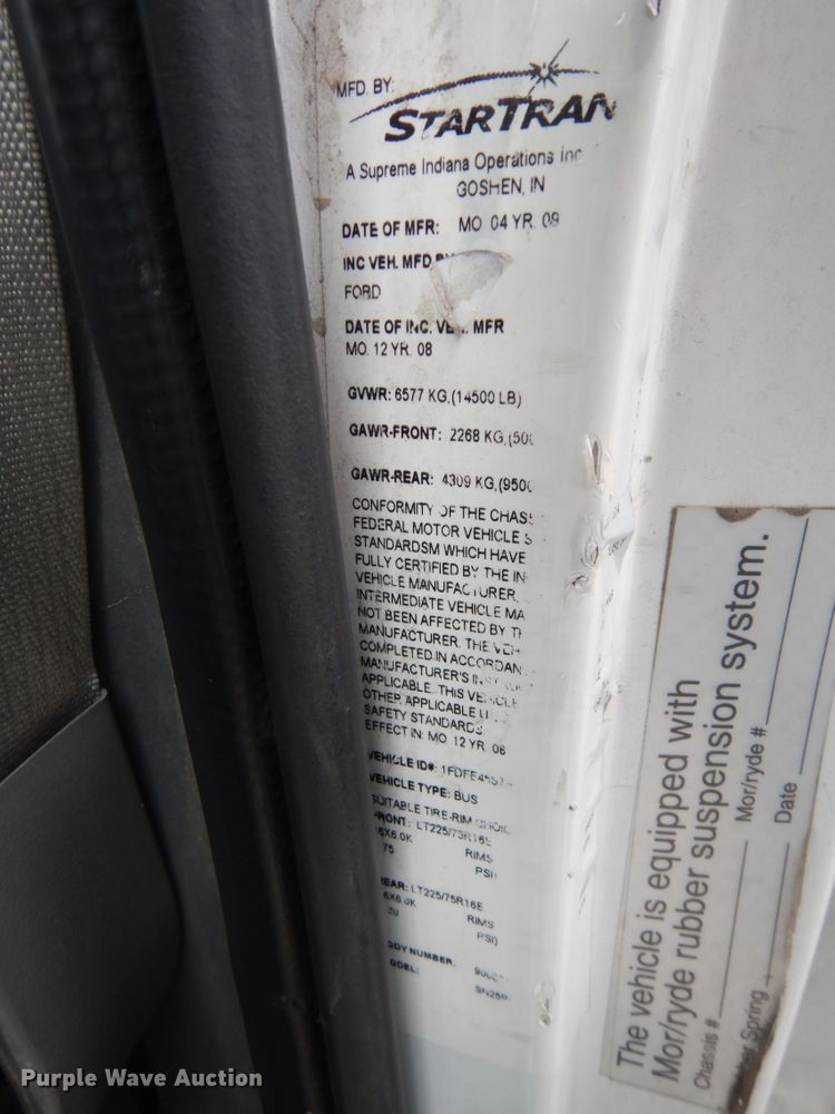 image for item DM2943 2009 Ford E450  shuttle bus