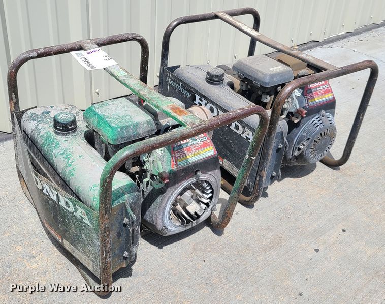 image for item DN5500 (2) Honda EN2500 generators