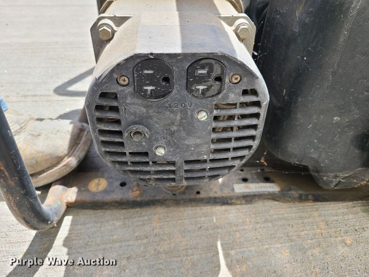 image for item DN5500 (2) Honda EN2500 generators