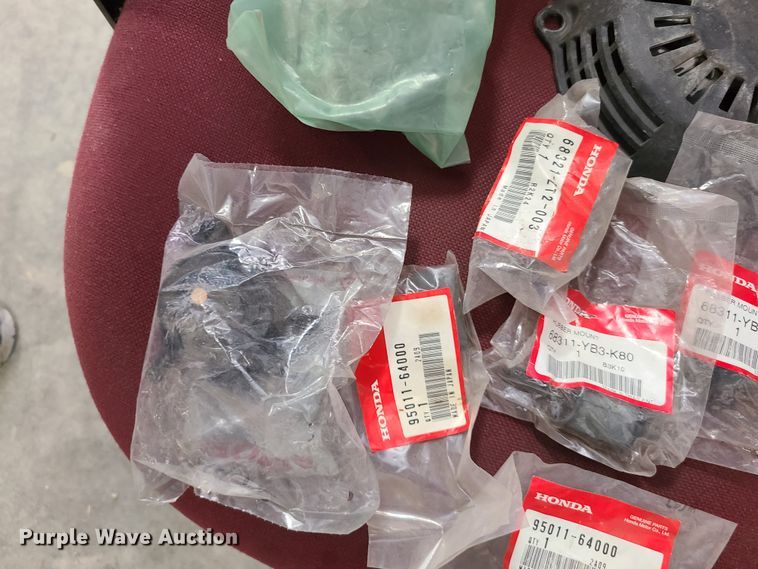 image for item DN5500 (2) Honda EN2500 generators