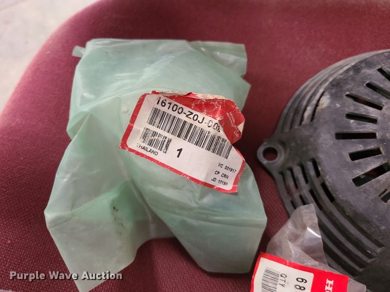 image for item DN5500 (2) Honda EN2500 generators