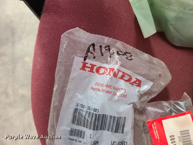 image for item DN5500 (2) Honda EN2500 generators