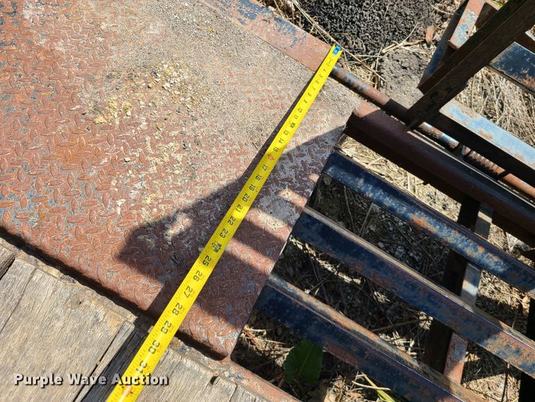 image for item DN5502 2006 Hillsboro S418-2X-BT  utility trailer