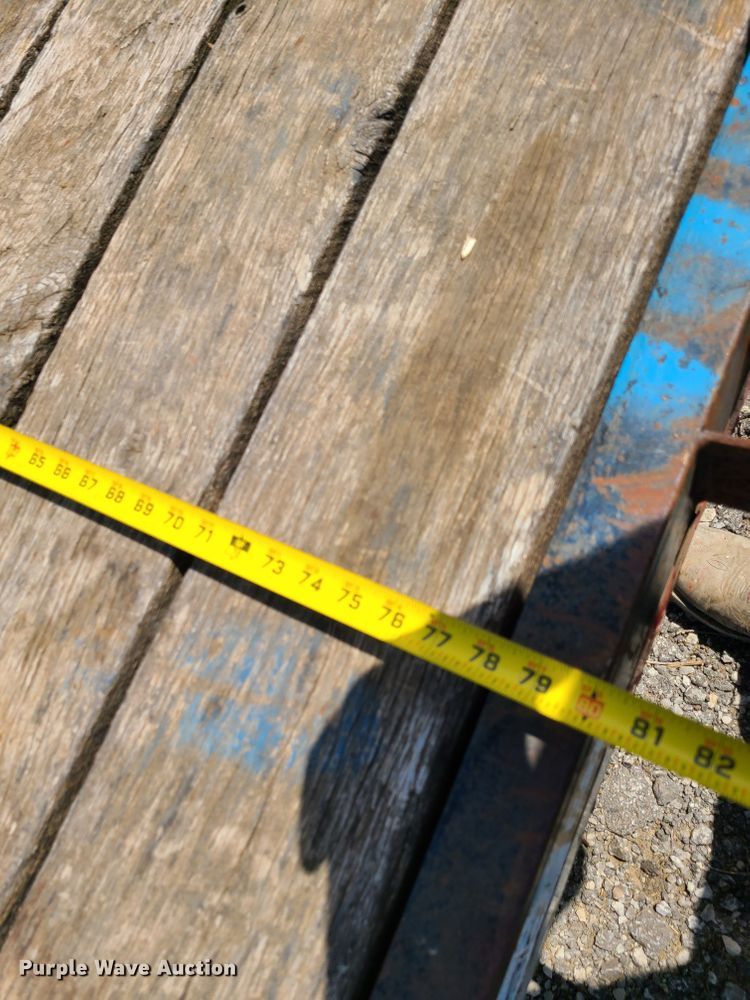 image for item DN5502 2006 Hillsboro S418-2X-BT  utility trailer