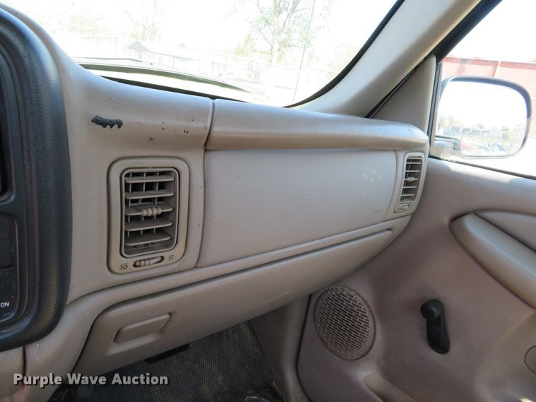 image for item DN5769 2001 Chevrolet Silverado 1500  pickup truck