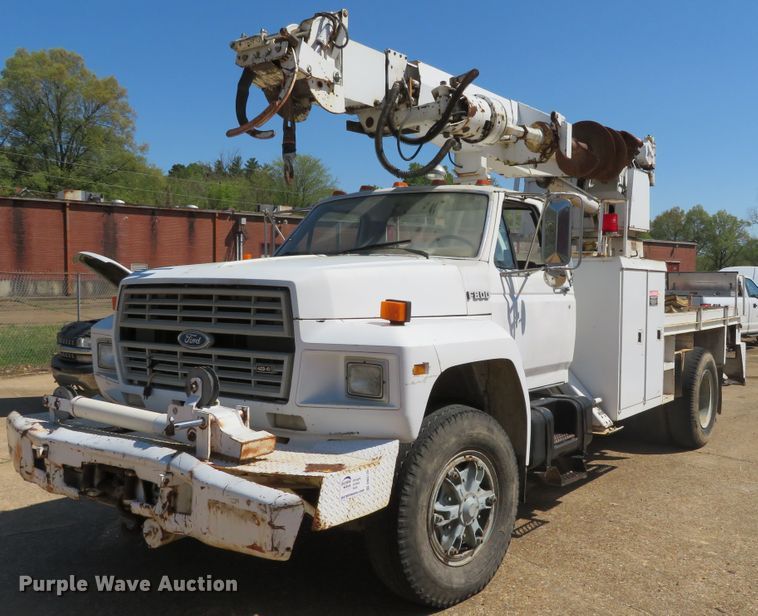 image for item DN5770 1989 Ford F800  digger derrick truck