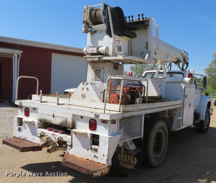 image for item DN5770 1989 Ford F800  digger derrick truck
