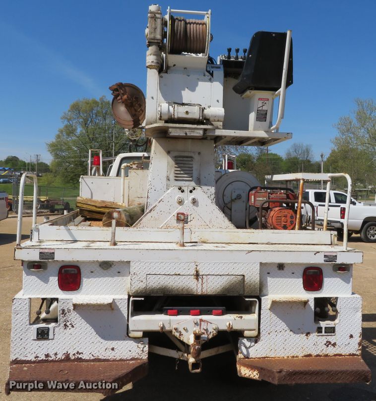 image for item DN5770 1989 Ford F800  digger derrick truck