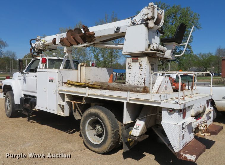 image for item DN5770 1989 Ford F800  digger derrick truck