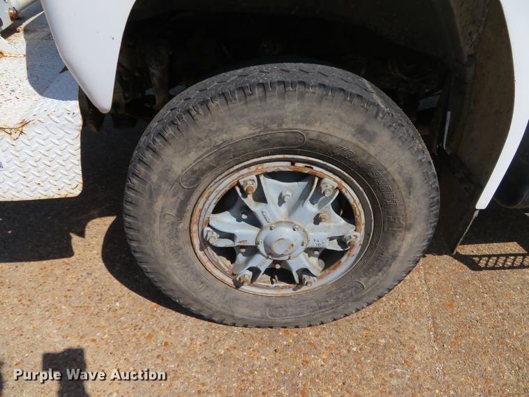 image for item DN5770 1989 Ford F800  digger derrick truck