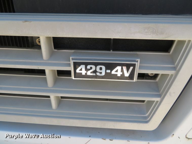 image for item DN5770 1989 Ford F800  digger derrick truck